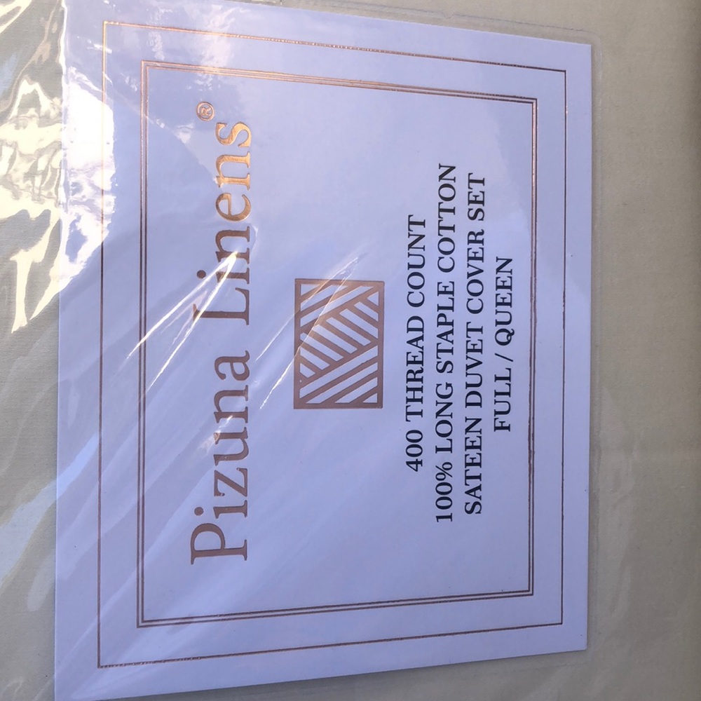 Full/Queen Duvet Cover Set with two pillow shams